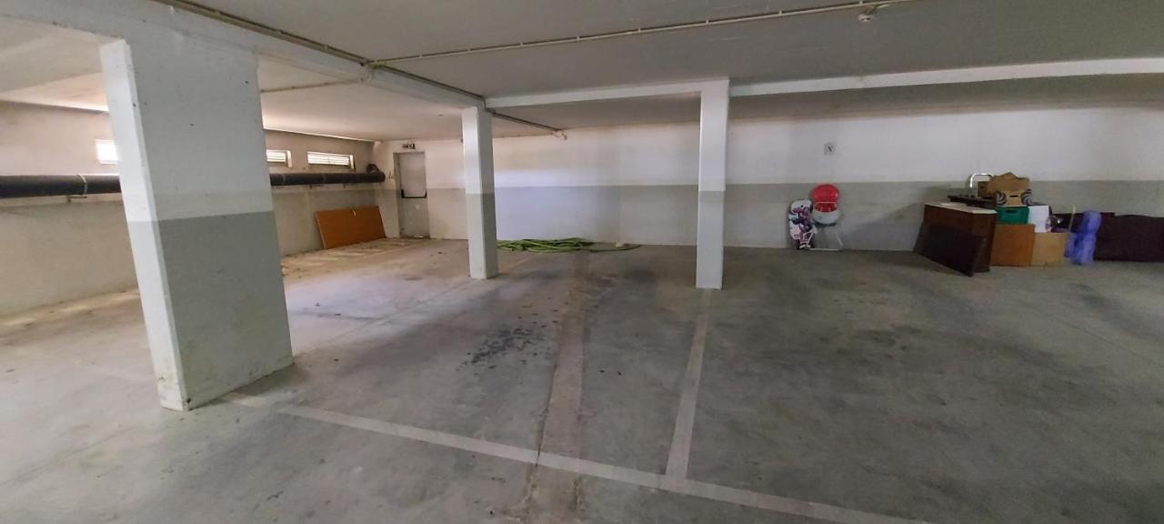 Apartamento Piscina 5 Minutos Praia Alcantarilha Luaran gambar