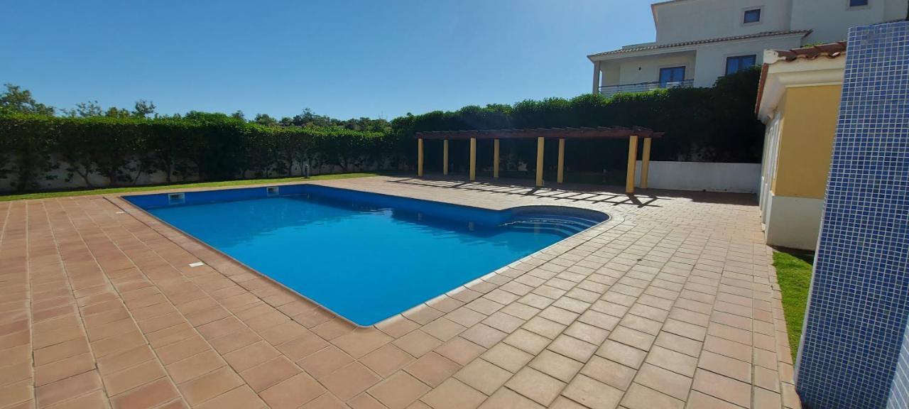 Apartamento Piscina 5 Minutos Praia Alcantarilha Luaran gambar