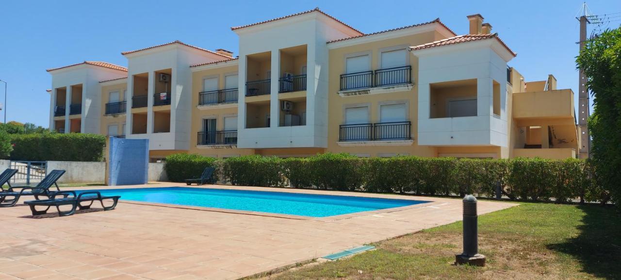 Apartamento Piscina 5 Minutos Praia Alcantarilha Luaran gambar