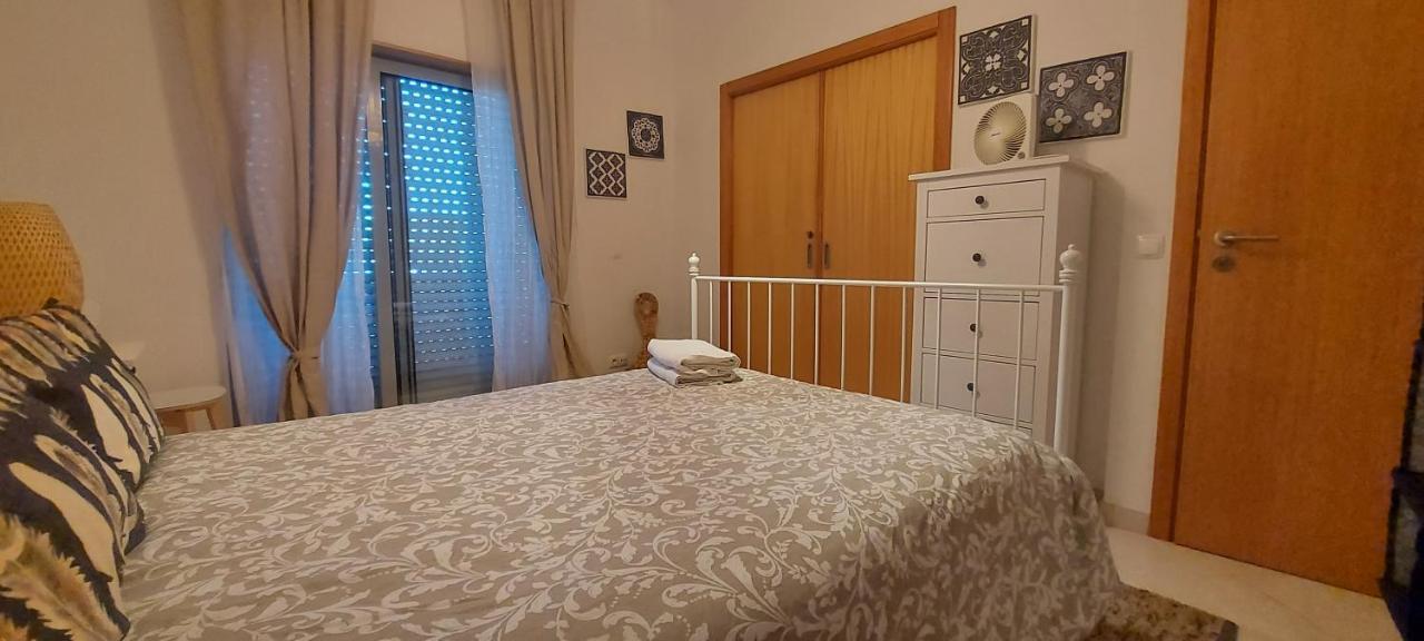 Apartamento Piscina 5 Minutos Praia Alcantarilha Luaran gambar
